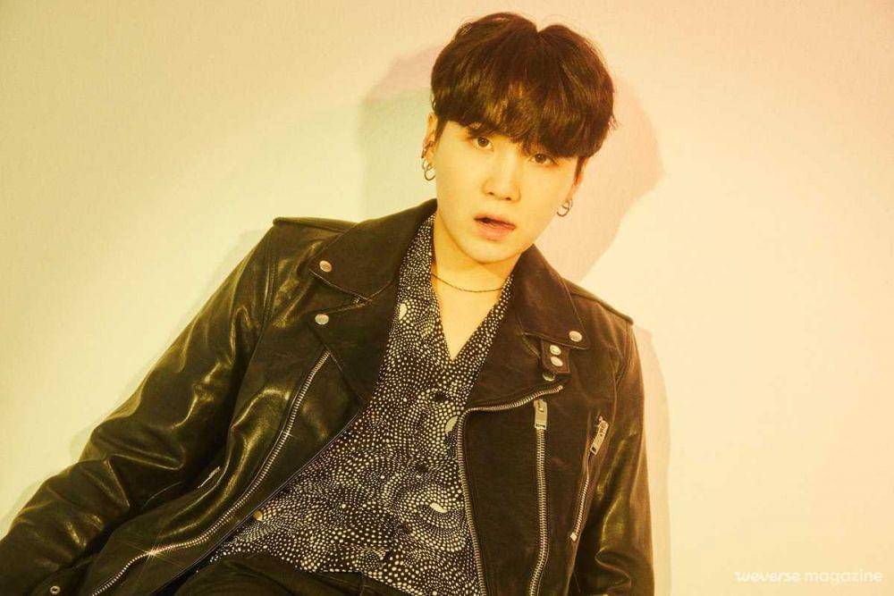 SUGA BTS (dok. Weverse Magazine)