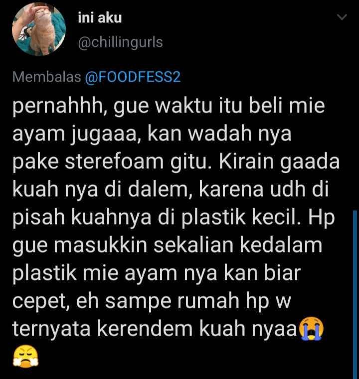 cerita makanan jatuh di jalan (twitter.com/chillingurls)