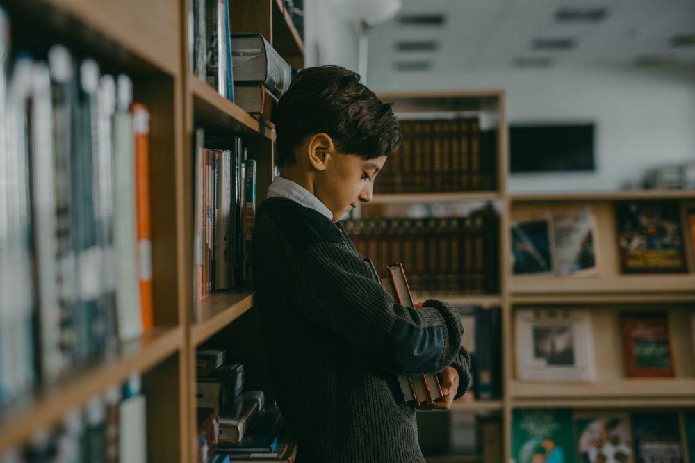 5 Penyebab Anak Menutup Diri, Bisa Karena Trauma!