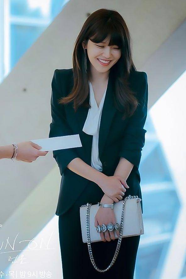 Choi Soo Young di drama Run On (instagram.com/jtbcdrama)