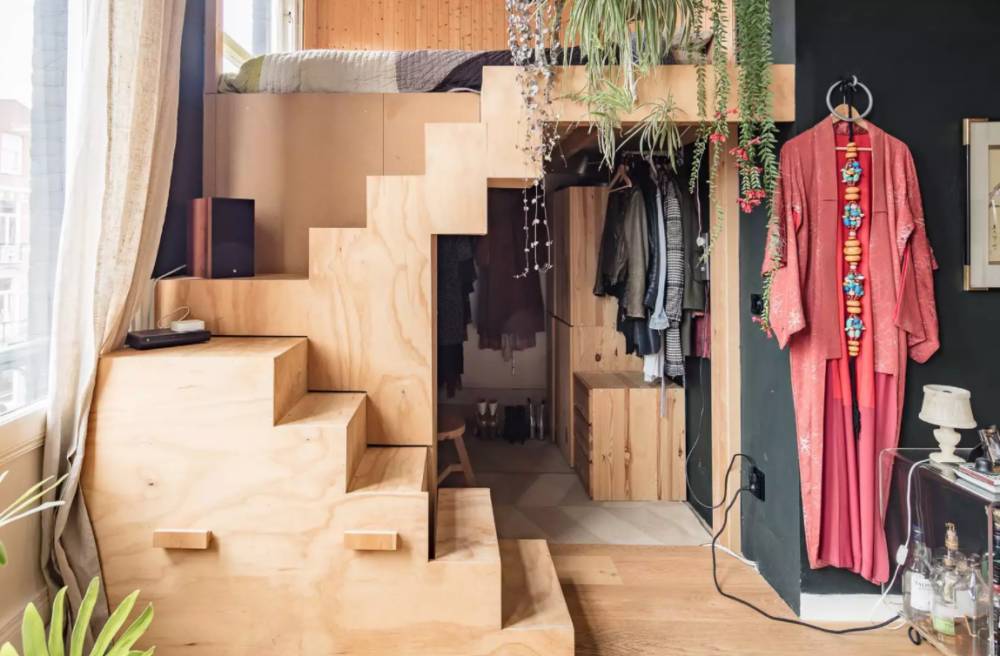 Inspirasi Kamar Tidur Bergaya Mezznine (thespruce.com)