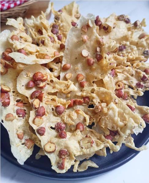 Peyek kacang (instagram.com/lestarisahidin)