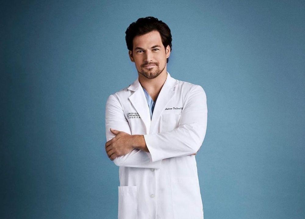 9 Fakta Giacomo Gianiotti, Pemeran Dr. Deluca di Serial Grey's Anatomy