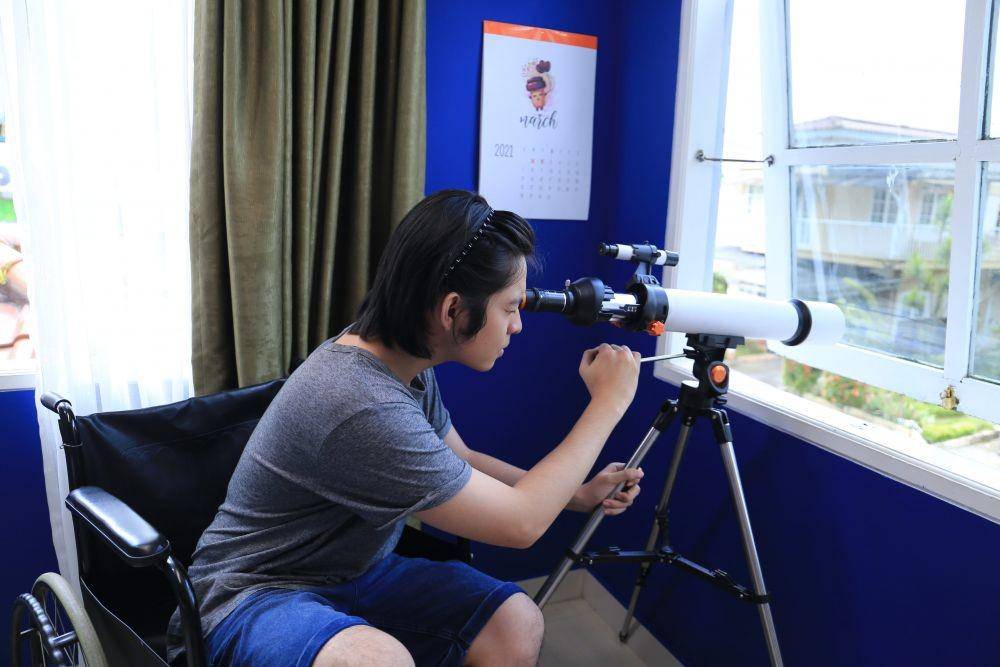 Film The Watcher (Dokumen Disney+ Hotstar)