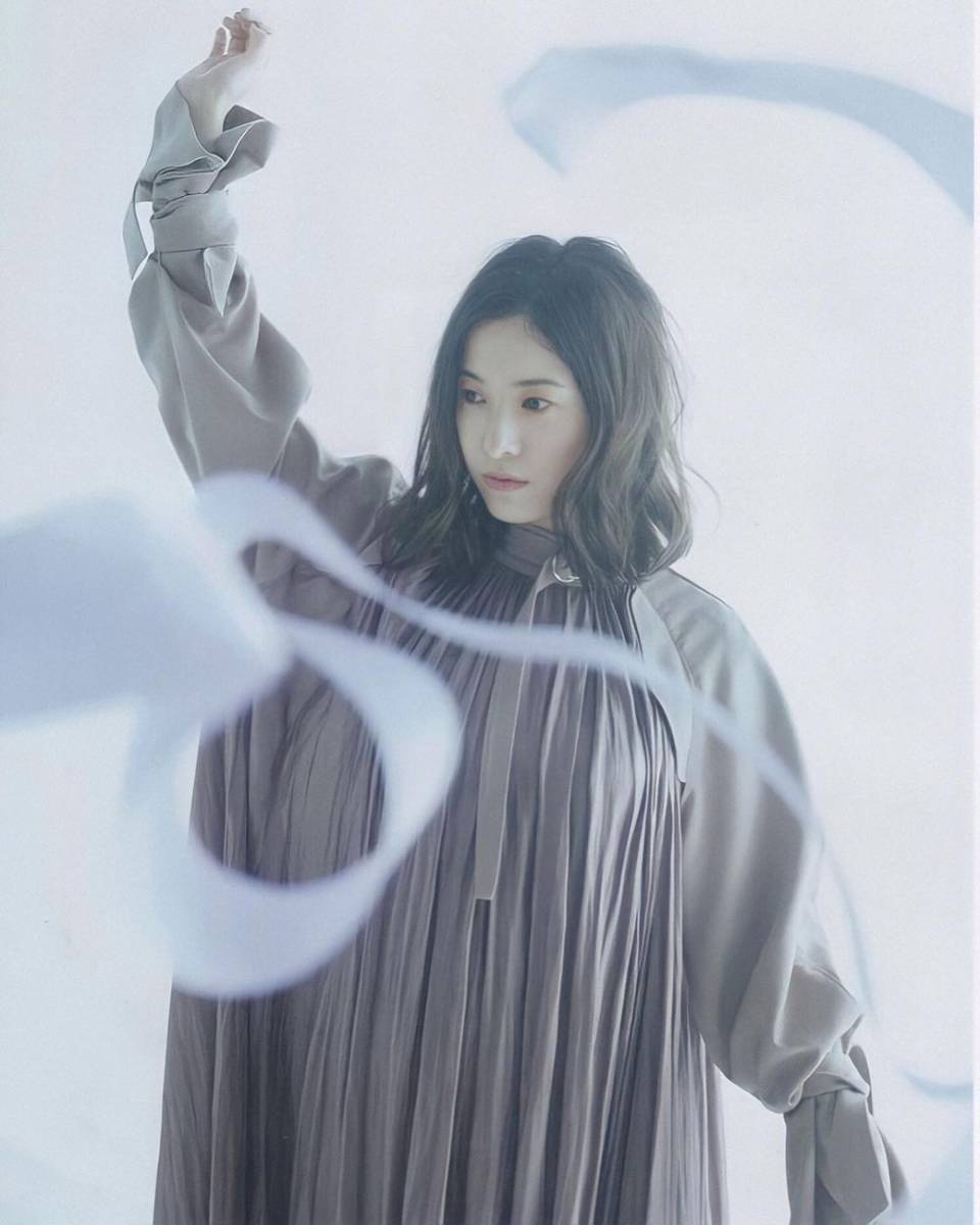 Yuriko Yoshitaka (instagram.com/yoshitakayuriko___)