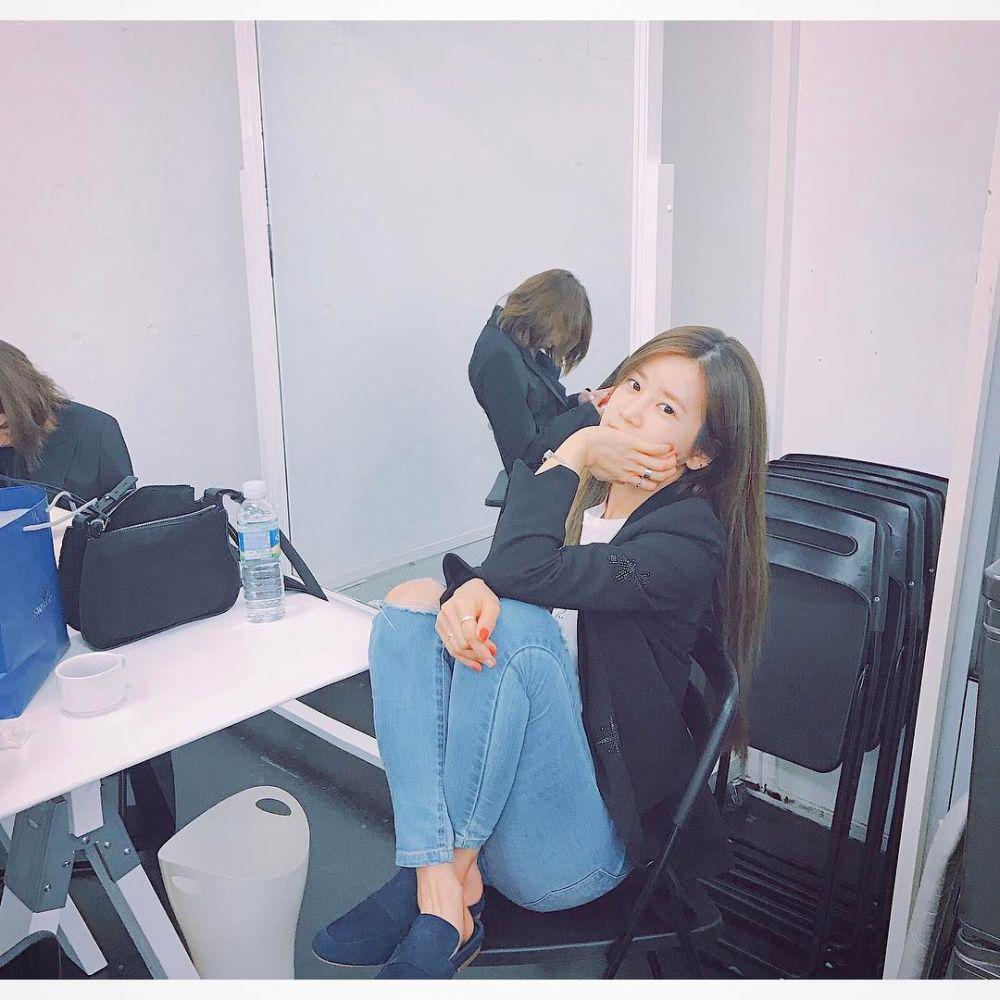 Celana jeans ala Chorong A-Pink (instagram.com/mulgokizary)