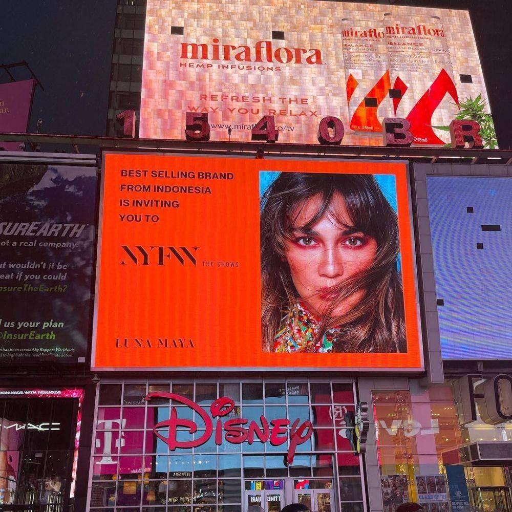 Luna Maya (instagram.com/lunamaya)