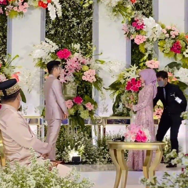 Ria Ricis dan Teuku Ryan Lamaran. (dok. RCTIplus)