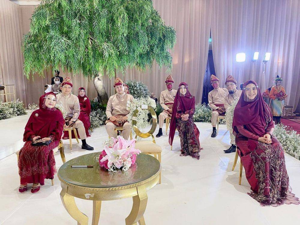 Ria Ricis dan Teuku Ryan (berbagai sumber)