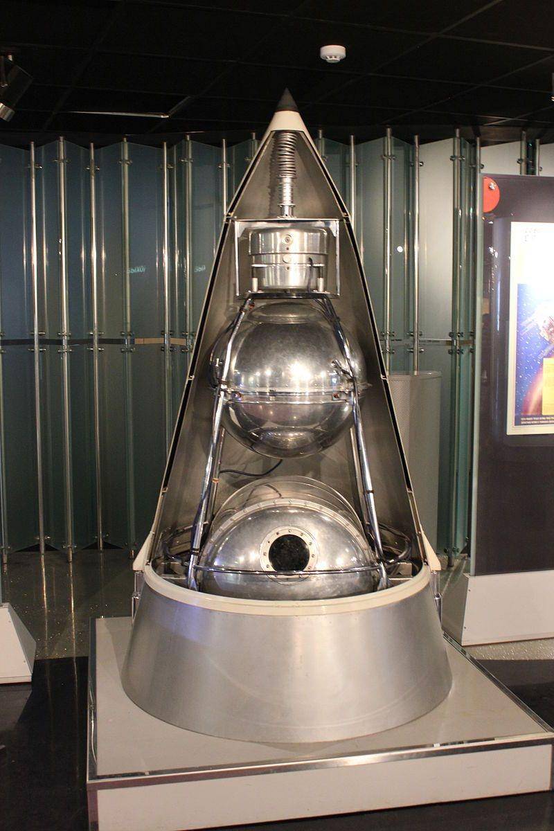 Model pesawat Sputnik 2 yang membawa Laika ke luar angkasa (wikimedia.org/Laika ac)