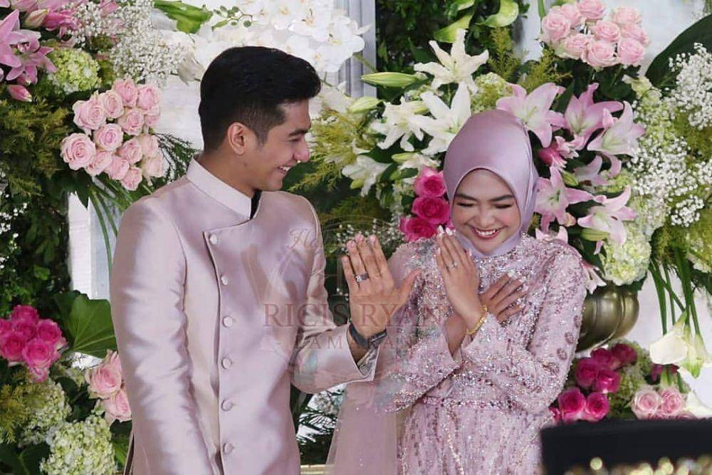 Ria Ricis dan Teuku Ryan (berbagai sumber)