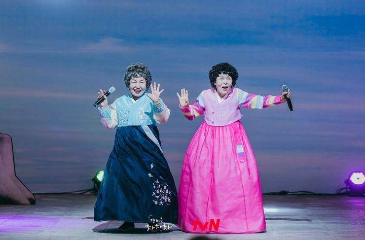 Lee Mat-yi dan Park Soo-ja di Drama Hometown Cha Cha Cha (instagram.com/tvn_drama)