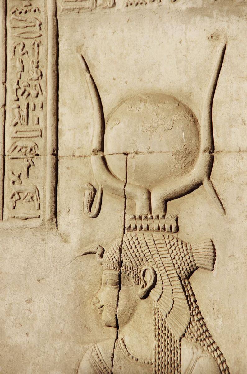 potret dewa Isis (pixabay.com/DEZALB)