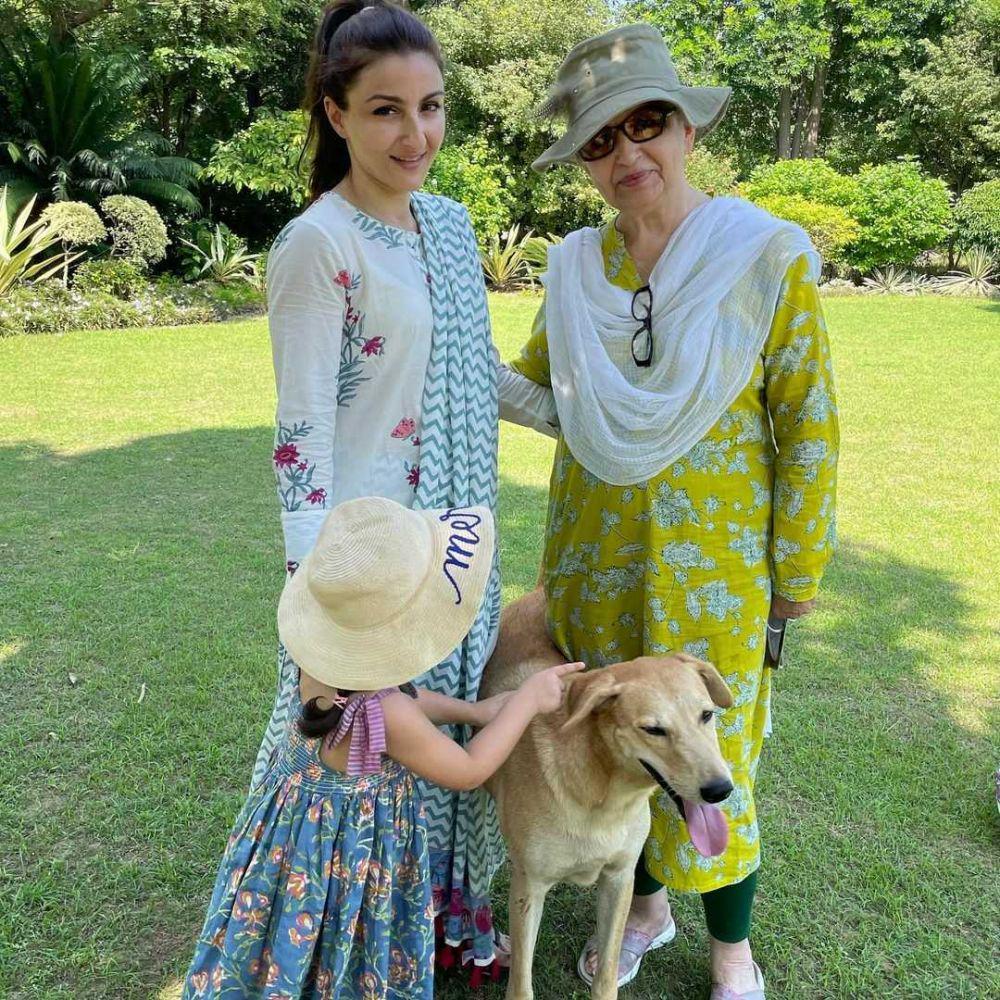 Soha Ali Khan dan keluarga (instagram.com/sakpataudi)
