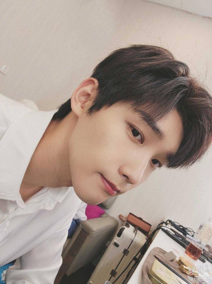 Xing Zhao Lin (twitter.com/wwowwuw)