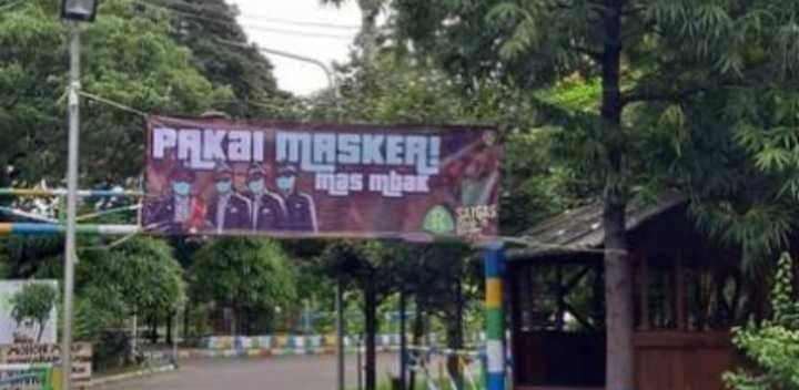 kesalahan pemilihan font (instagram.com/onecak)