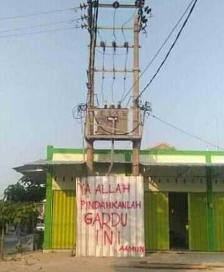 kesalahan pemilihan font (instagram.com/redaksiana)