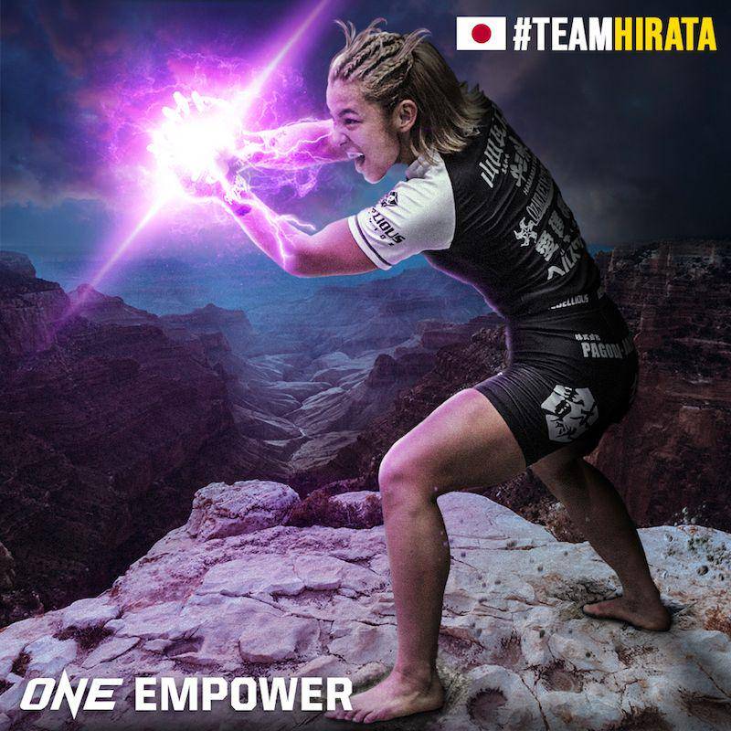 Petarung MMA asal Jepang Itsuki Hirata menirukan teknik Kamehameha. (dok. ONE Championship)