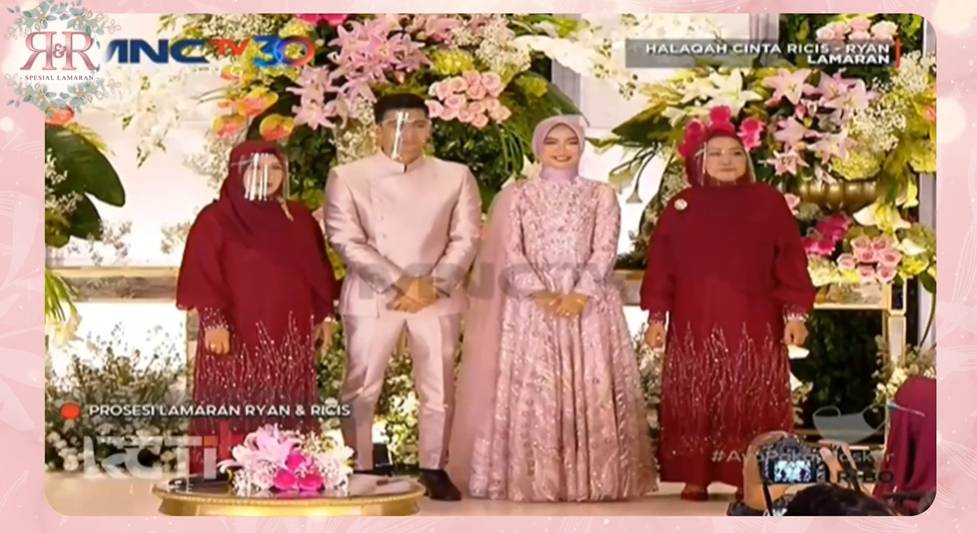 Ria Ricis dan Teuku Ryan Lamaran. (dok. RCTIplus)