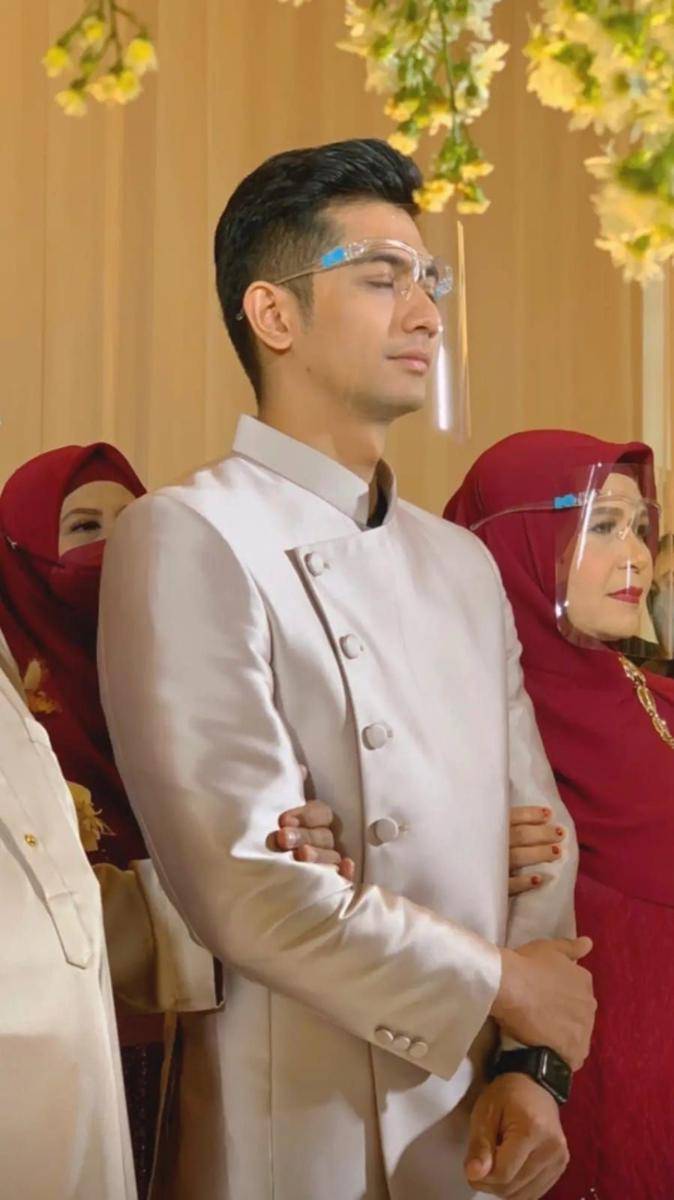Ria Ricis dan Teuku Ryan Lamaran. (instagram.com/ryancisofc_)