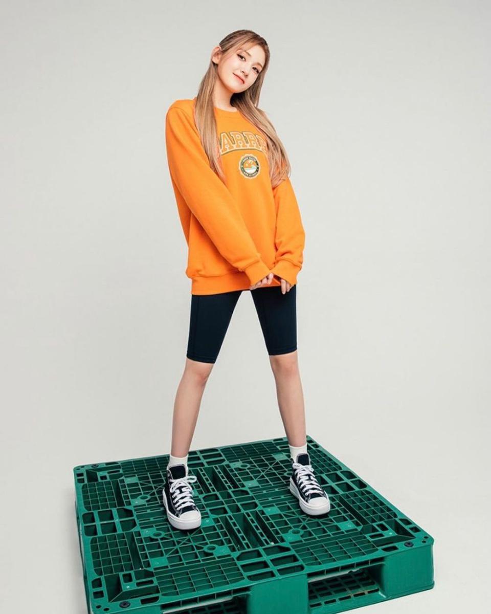 Short pants ala Somi (instagram.com/staysomi)