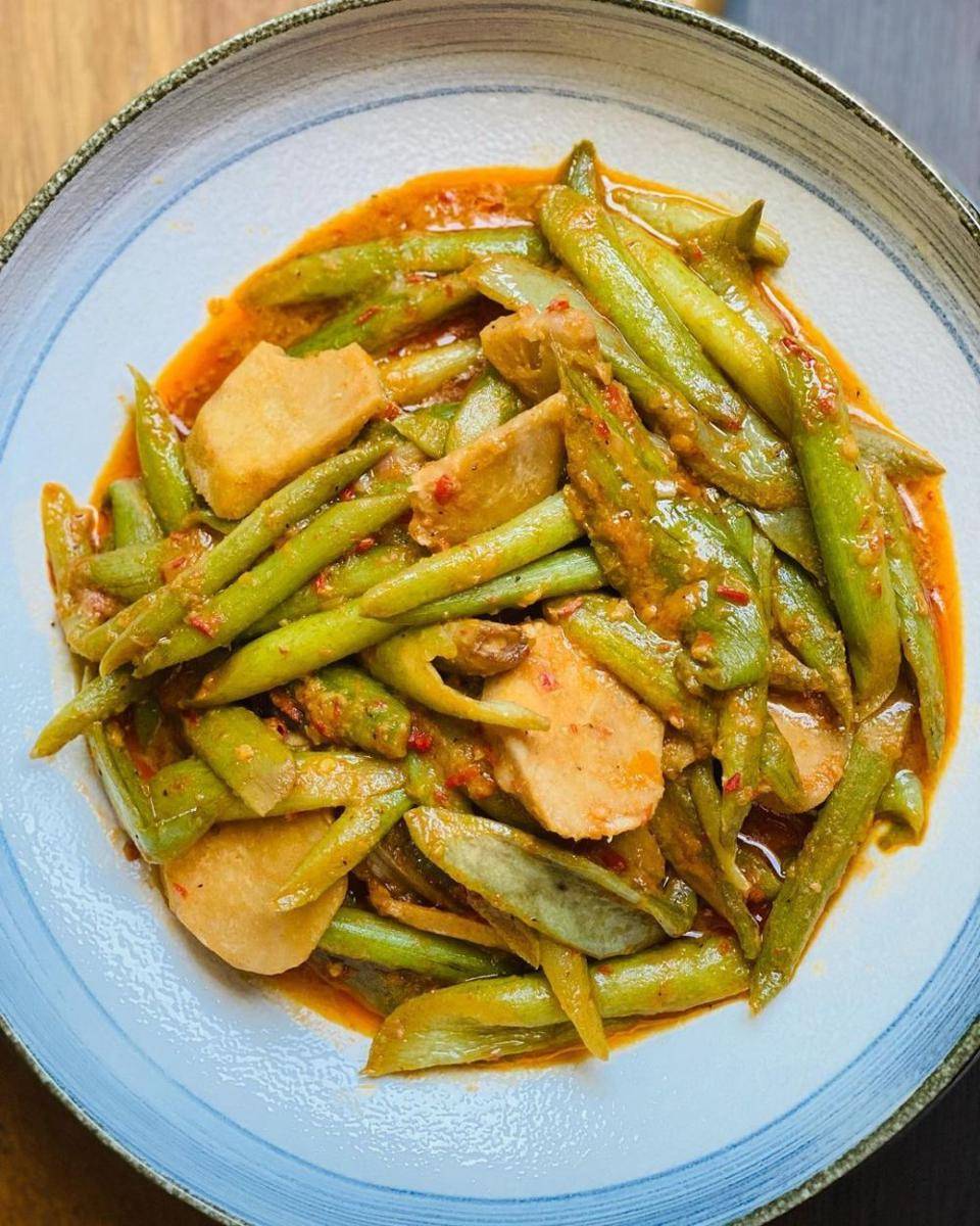 Keladi Tanduk Tumis Belacan (instagram.com/eddriantjhia)