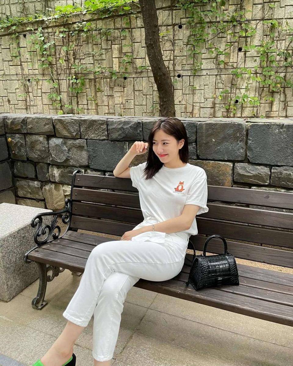 Eunseo WJSN (instagram.com/eeunseo._.v)