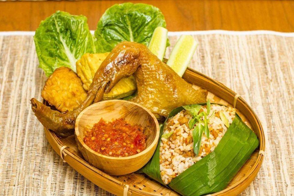 Nasi Tutug Oncom (instagram.com/belibekal)