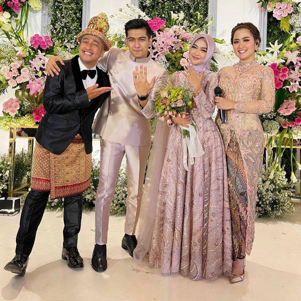 Vega Darwanti (instagram.com/vegadarwanti123)