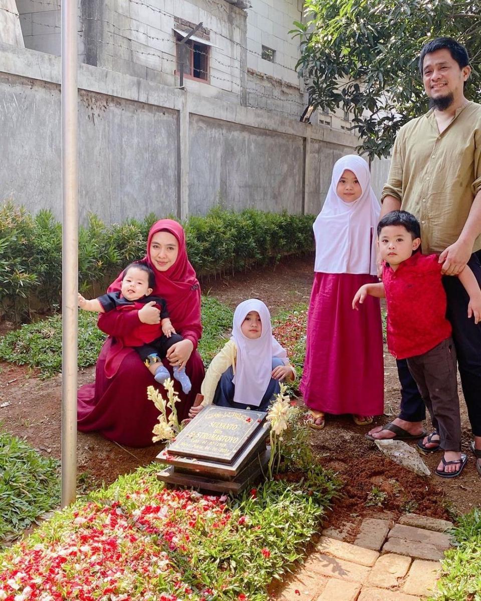 Oki Setiana Dewi (instagram.com/okisetianadewi)