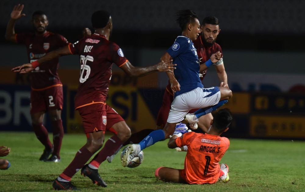 Persib Tak Maksimal dalam Penyelesaian Akhir, Robert Janji Evaluasi