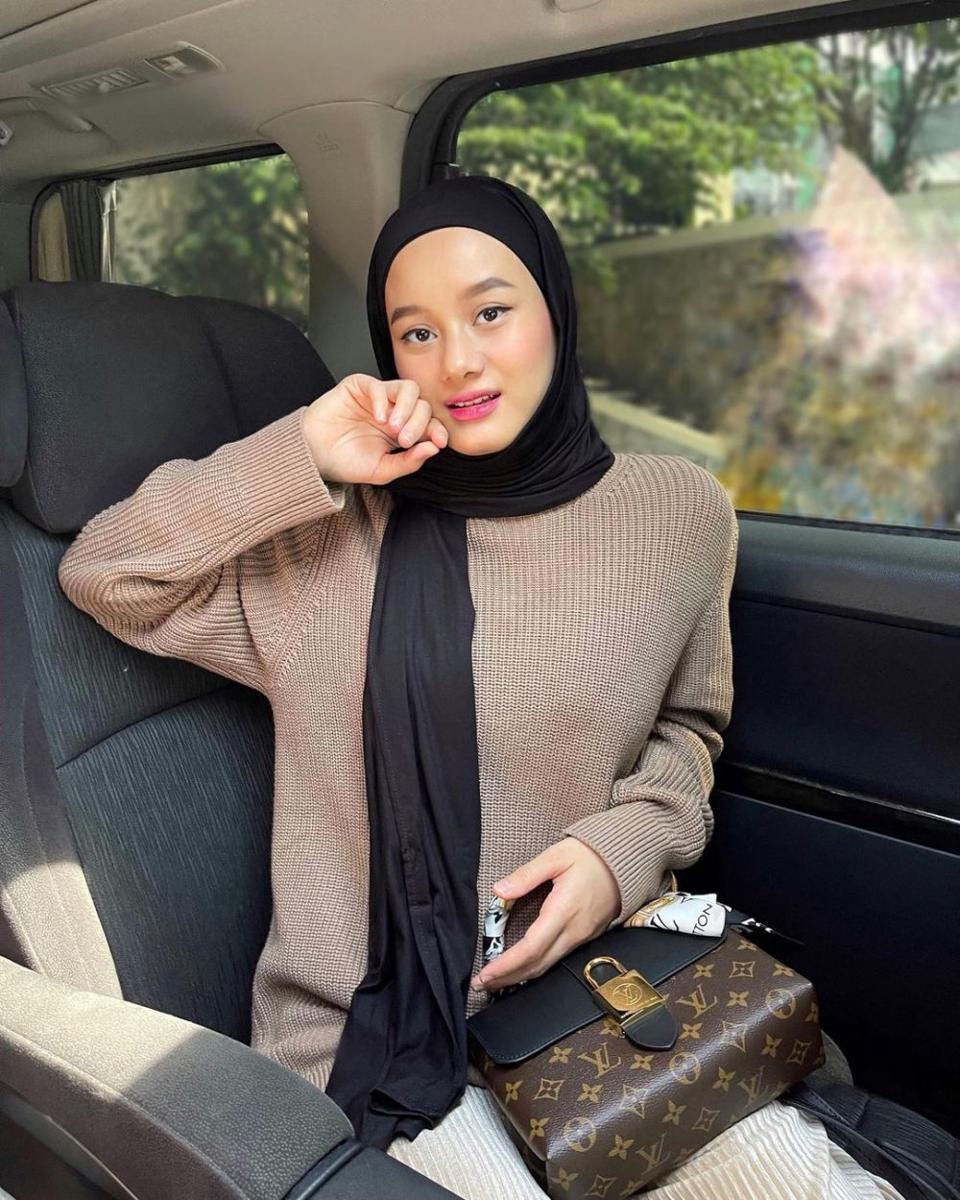 Dinda Hauw (instagram.com/dindahw)