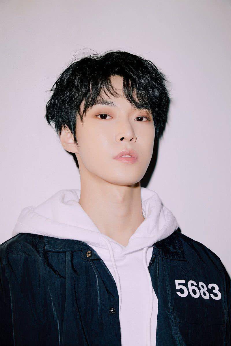 Doyoung NCT 127 (kpop-track.com)