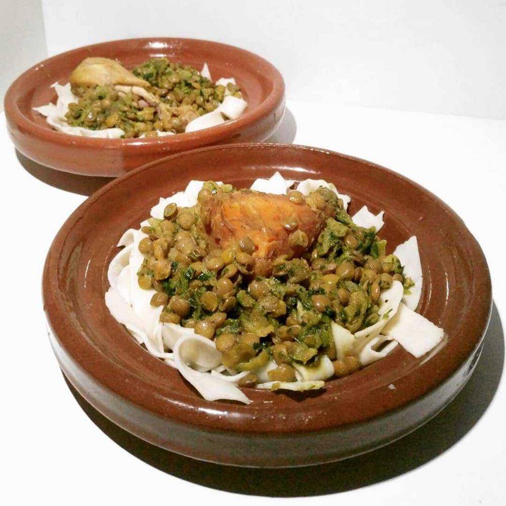 Tharid chicken (instagram.com/khanzaniacuisine)