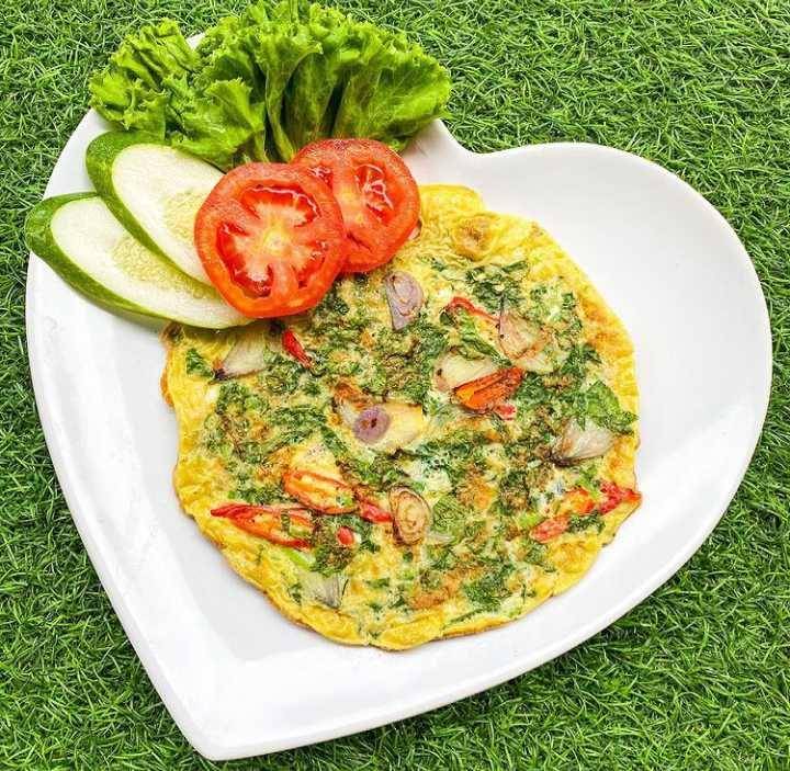 omelet bayam (instagram.com/fitriawati_18)