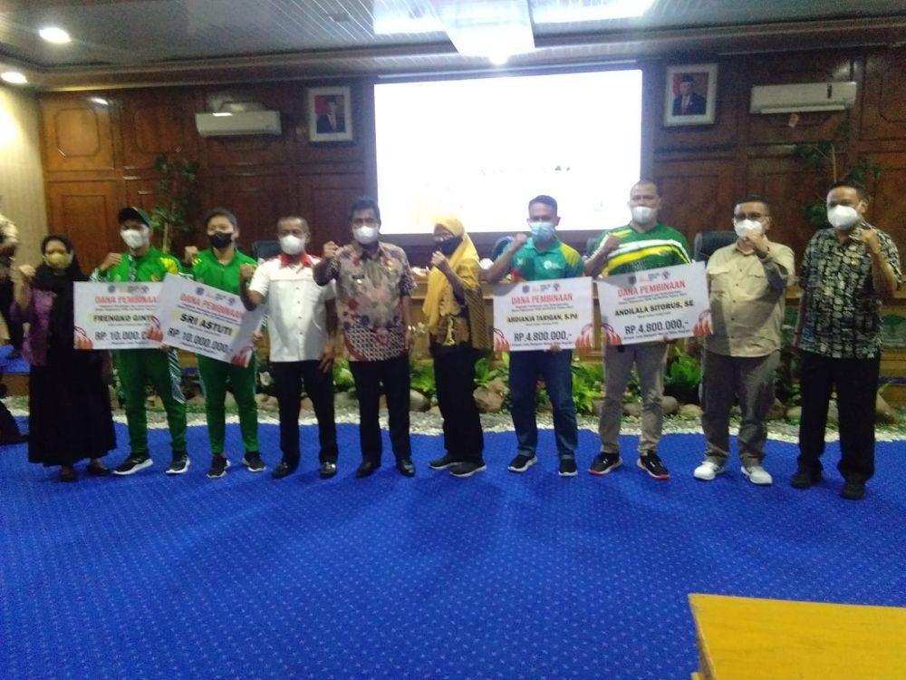 Para atlet Binjai, yang diberangkan ke PON Papua (IDN Times/ istimewa)