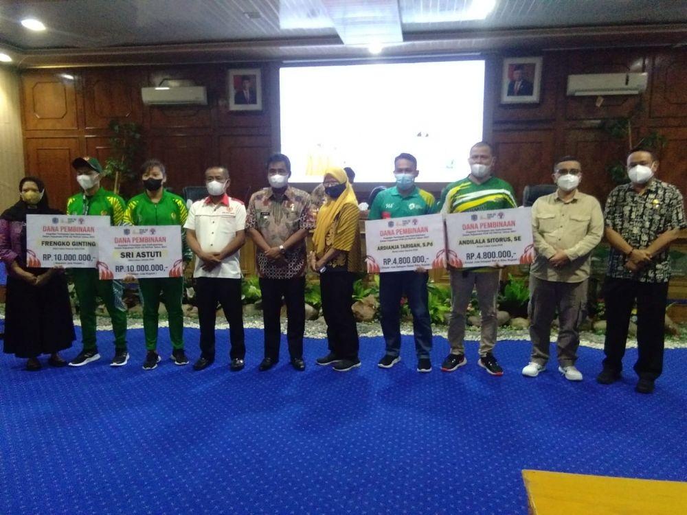 Para atlet Binjai, yang diberangkan ke PON Papua (IDN Times/ istimewa)