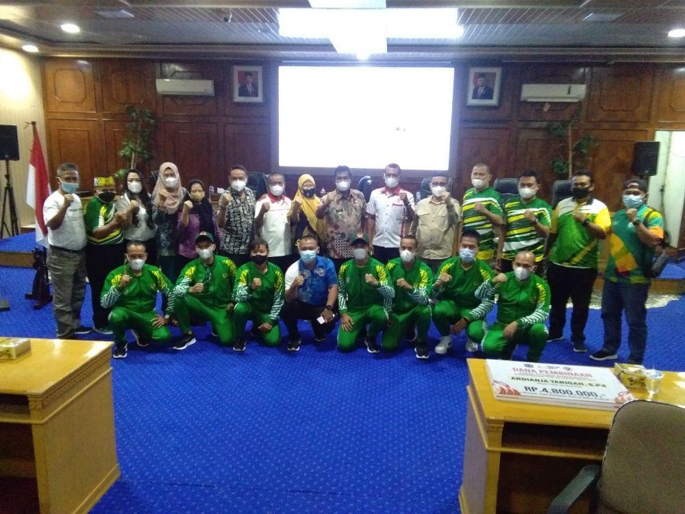 Para atlet Binjai, yang diberangkan ke PON Papua (IDN Times/ istimewa)