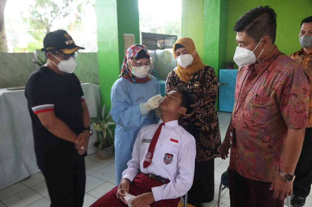 Ilustrasi siswa jalani swab PCR. Dok/Humas Pemkot Malang