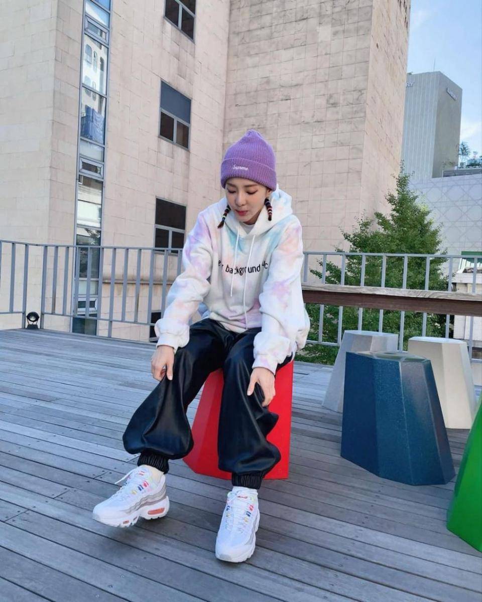 OOTD Sandara Park. (instagram.com/daraxxi/)
