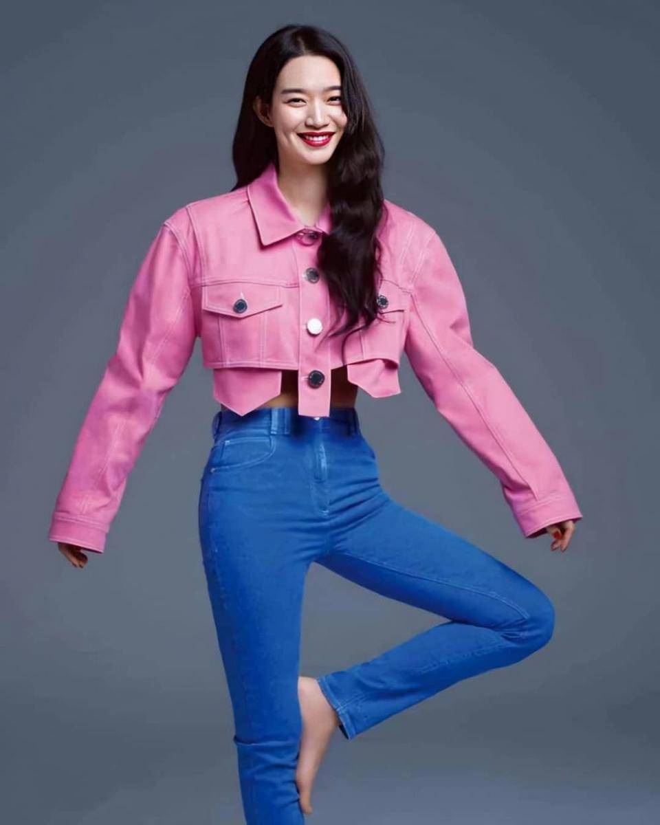 Shin Min Ah (instagram.com/shinminah_fanclub)