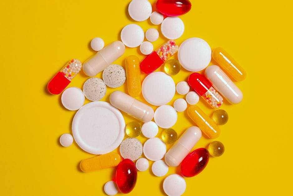ilustrasi obat (pexels.com/Anna Shvets)