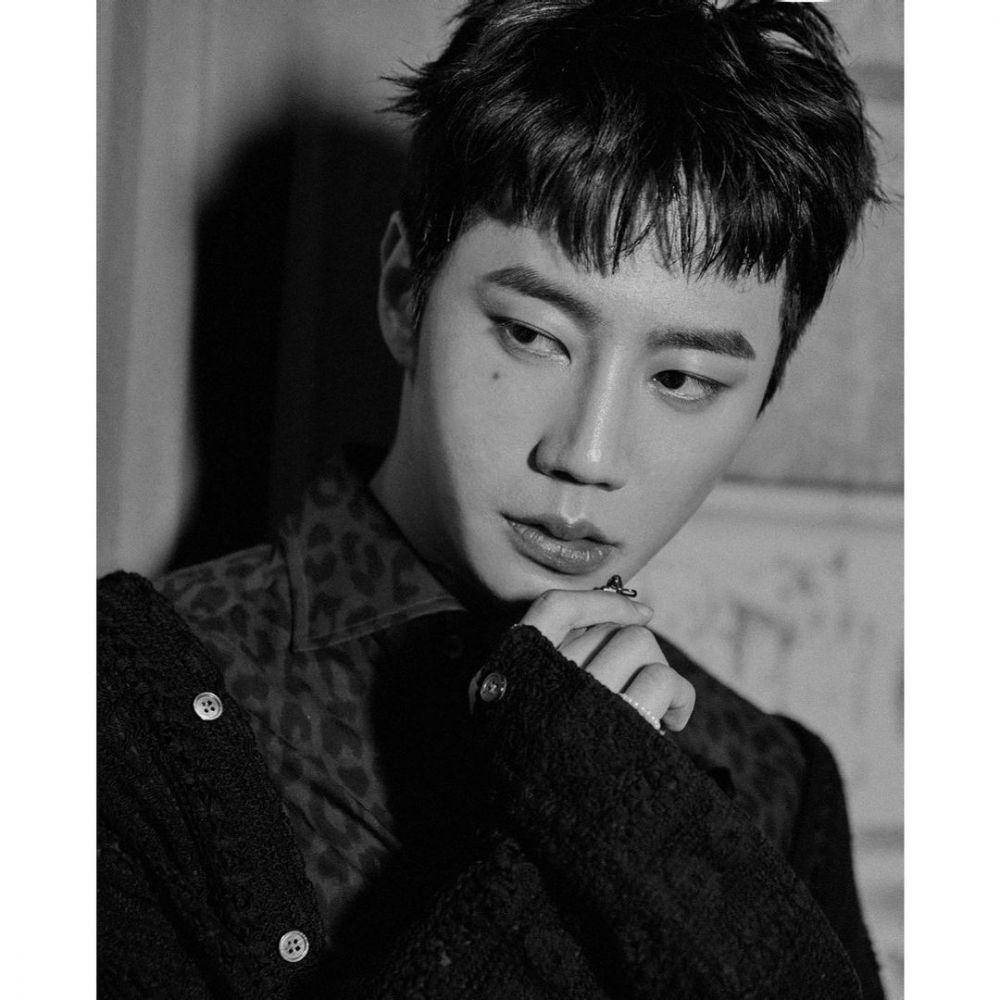 Jun U-KISS (instagram.com/real_2junyoung)