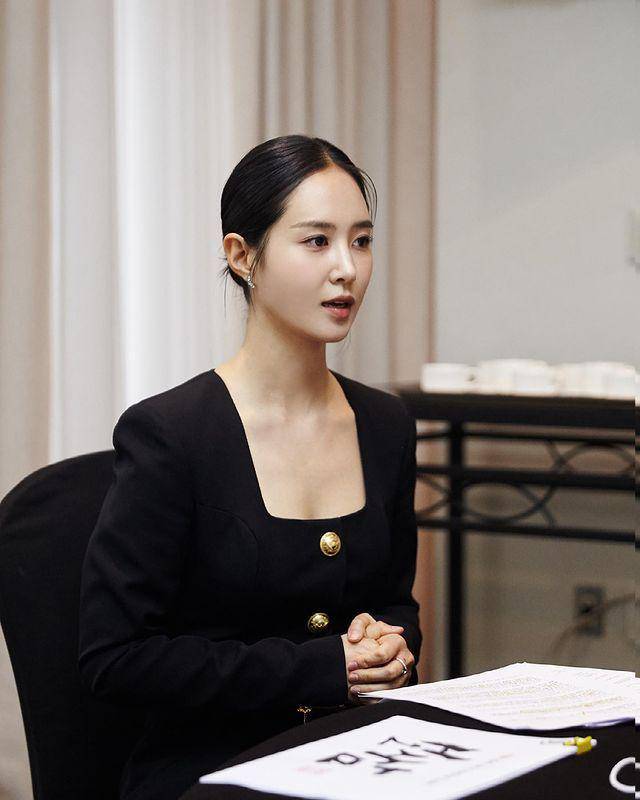 Kwon Yuri (instagram.com/yulyulk)