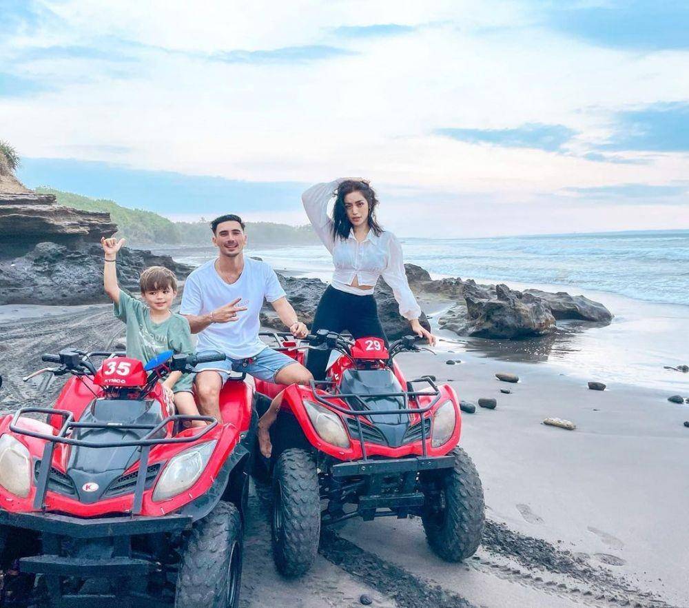 OOTD Couple Jessica Iskandar dan Vincent Verhaag (instagram.com/inijedar)