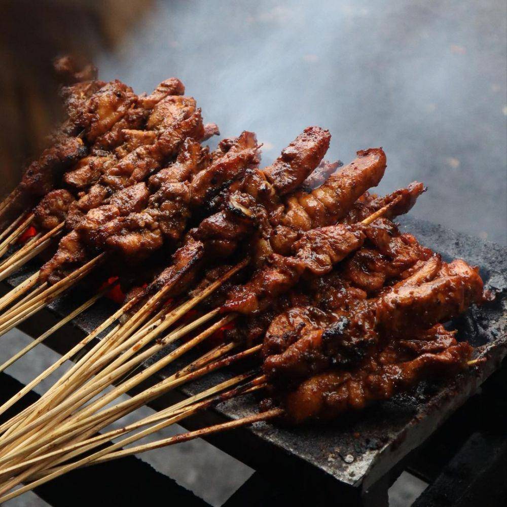 Sate Ayam Hits Pondok Indah (instagram.com/eatandpeace_)