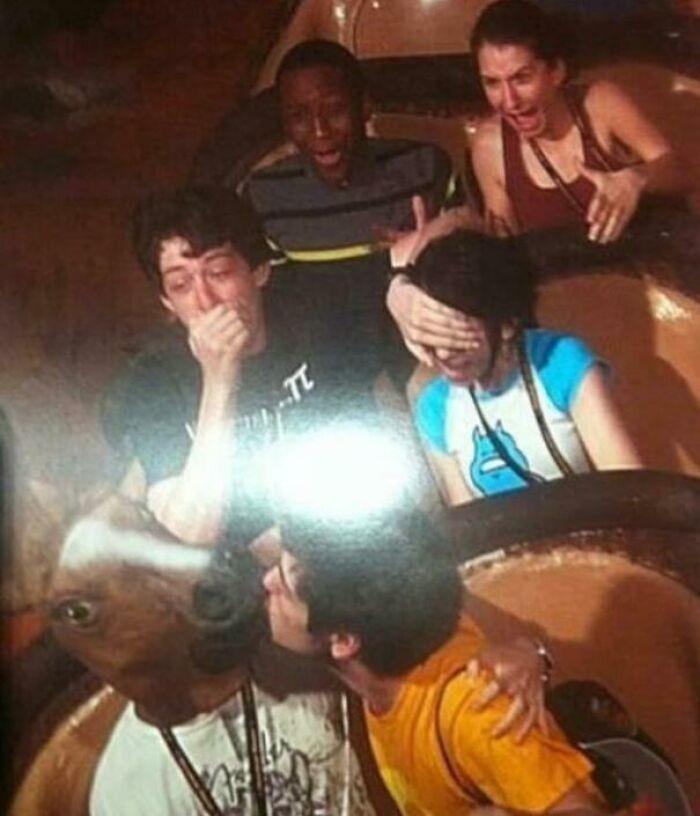 ekspresi orang naik roller coaster (reddit.com/grayhoodgrayson)