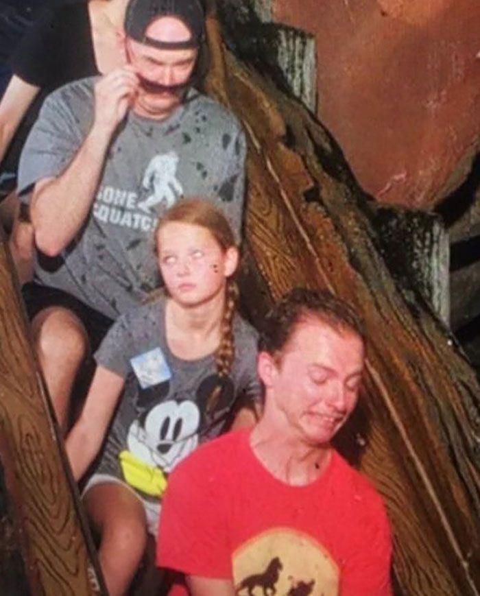ekspresi orang naik roller coaster (reddit.com/bgally24)