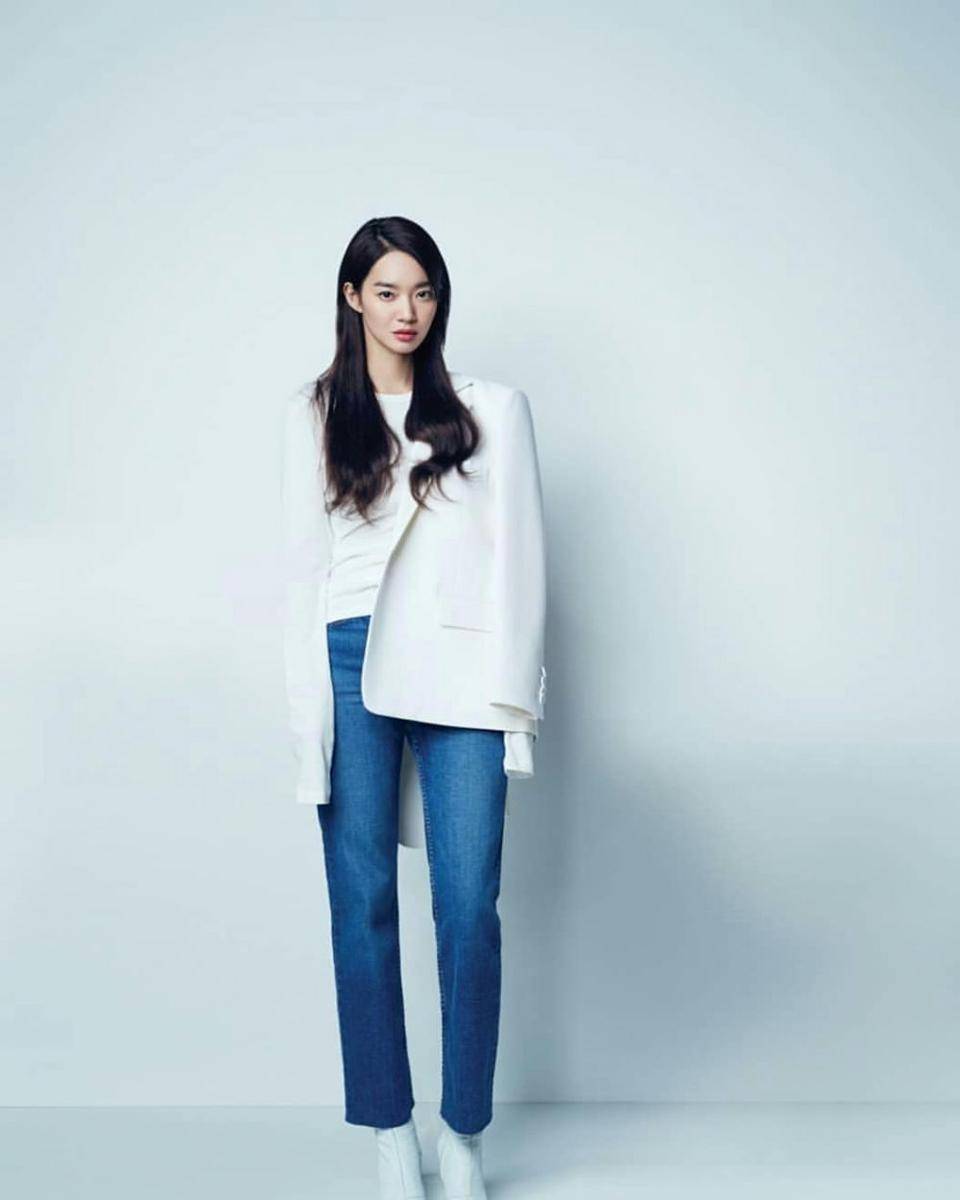 Shin Min Ah (instagram.com/shinminah_fanclub)