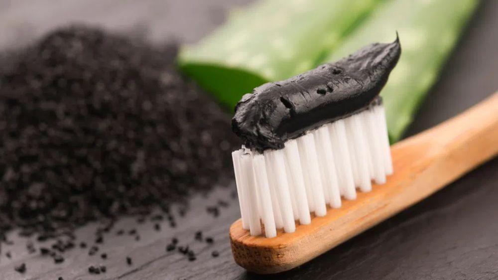 5 Fakta seputar Pasta Gigi Charcoal, Sedang Naik Daun!